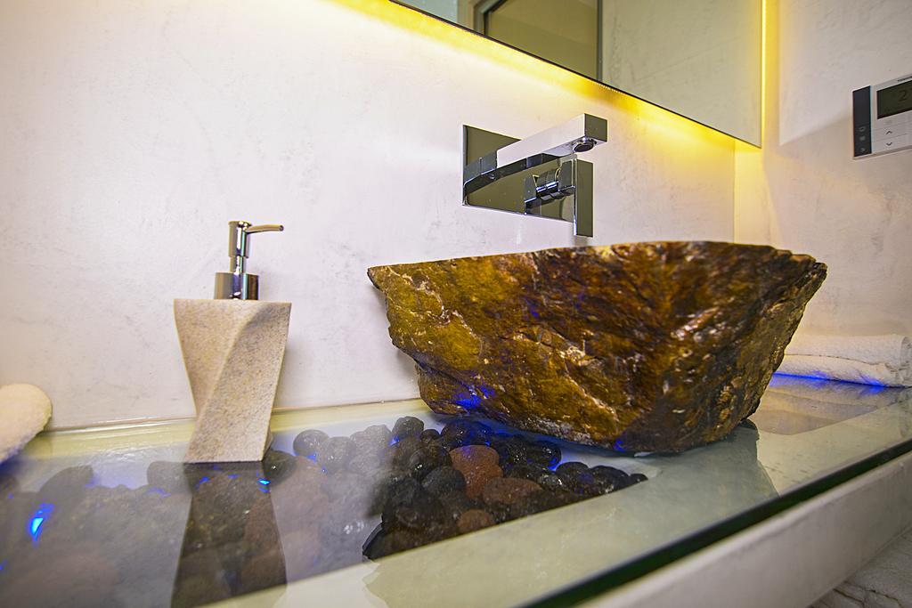 Santorini Loft Apartment Kamari  Bagian luar foto
